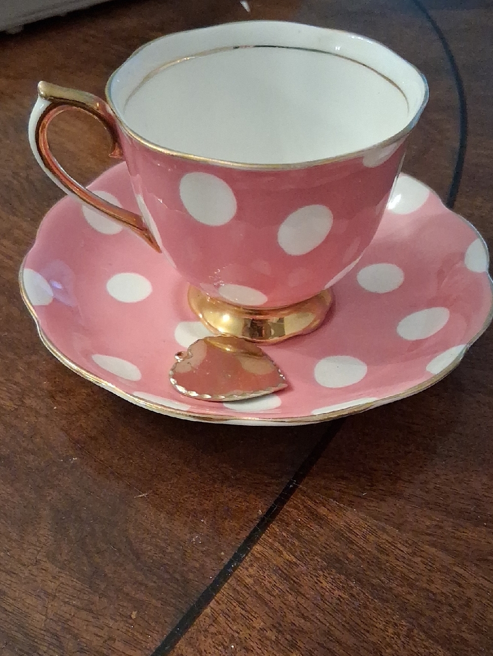 Royal Tea Cup & Saucer Set with Gold Trim - Picture 3 of 6